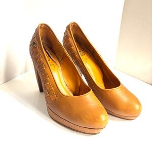 Velez Wooden Camel Leather Woven Heels Size 8.5